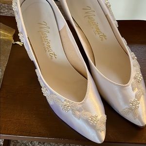 Beautiful white wedding shoes. Cute for bachelorette party or engagement party!